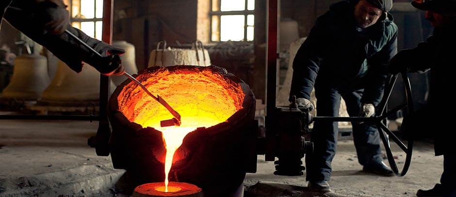 Отливка колокола на колоколитейном заводе Анисимова